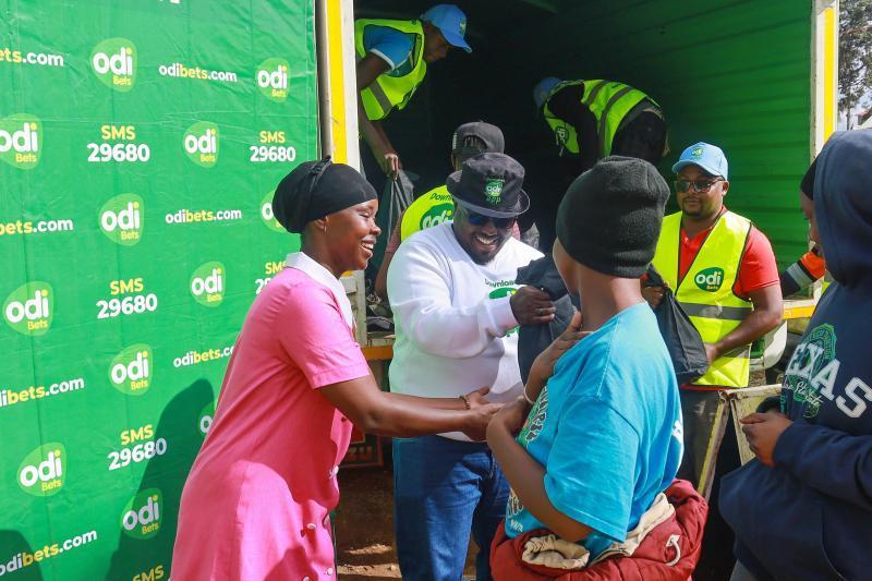Odibets Surprises Mums in Kawangware with Goodies